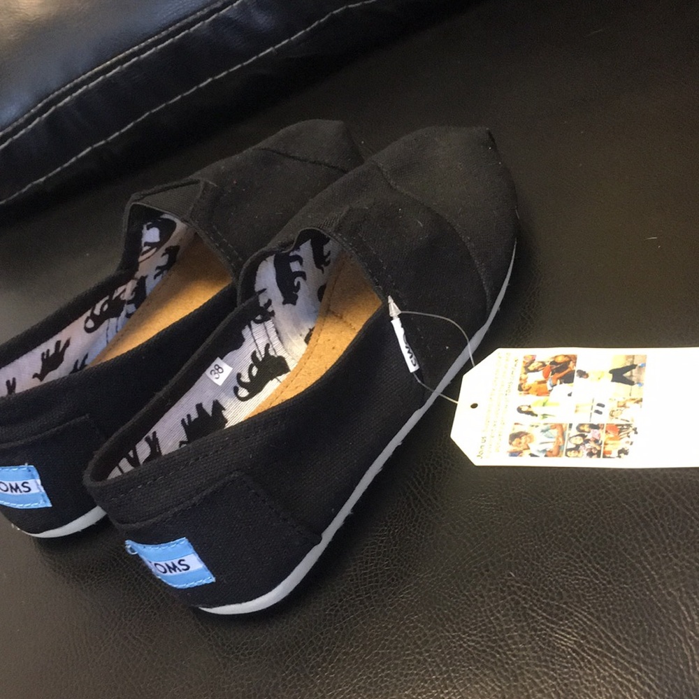 Black toms